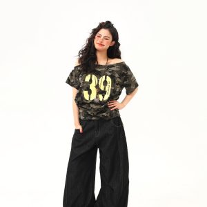 Hot Girl Off-Shoulder Camouflage Letter T-Shirt for Women, Slim-Fit Short Crop Top, Trendy Summer Drawstring Style