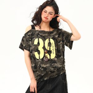Hot Girl Off-Shoulder Camouflage Letter T-Shirt for Women, Slim-Fit Short Crop Top, Trendy Summer Drawstring Style