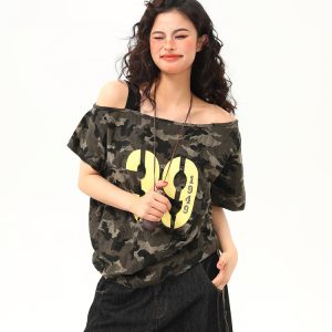 Hot Girl Off-Shoulder Camouflage Letter T-Shirt for Women, Slim-Fit Short Crop Top, Trendy Summer Drawstring Style