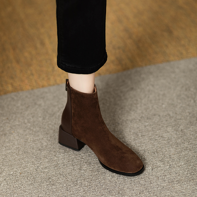 Italian Designer Vintage Chelsea Boots for Women - Genuine Leather Suede Chunky Heel Short Boots, Trendy Y2K Style Italian Designer Vintage Chelsea Boots for Women - Genuine Leather Suede Chunky Heel Short Boots, Trendy Y2K Style