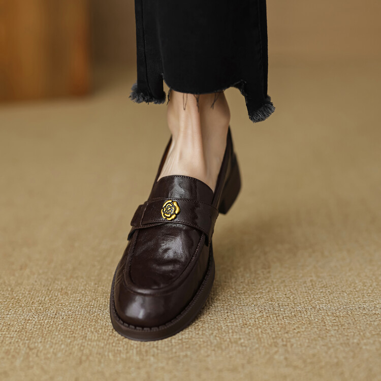 Italian-Style Soft Leather Chelsea Ankle Boots for Women - Chunky Heels, Non-Fatiguing, 90s Inspired, Stylish Comfort Italian-Style Soft Leather Chelsea Ankle Boots for Women - Chunky Heels, Non-Fatiguing, 90s Inspired, Stylish Comfort