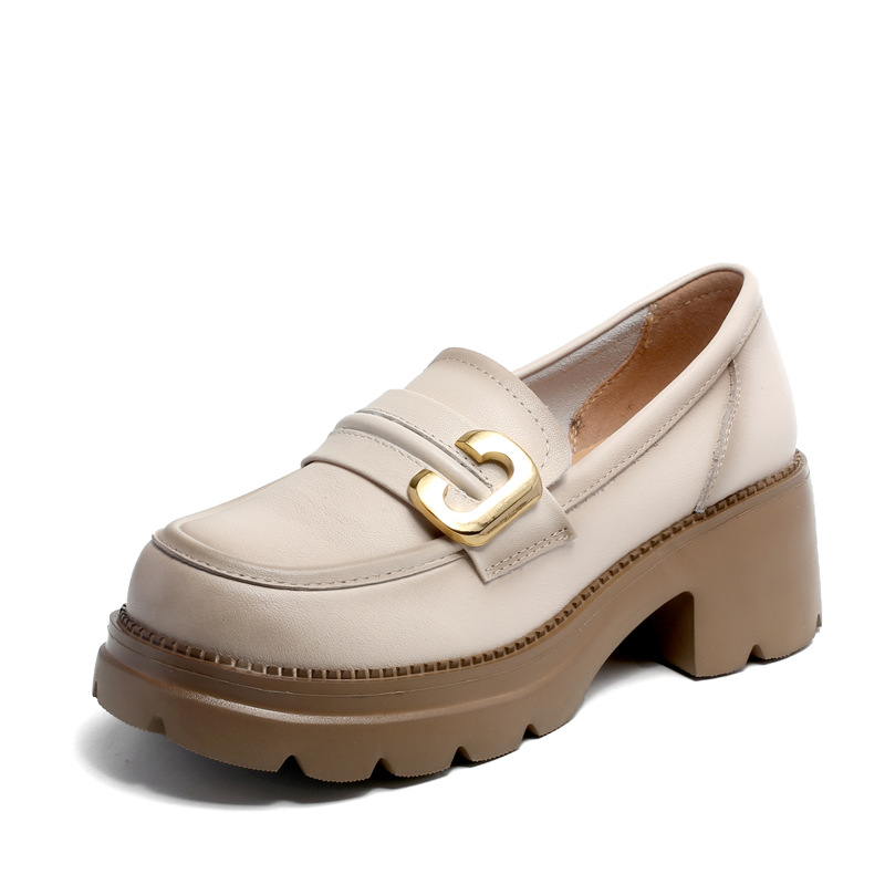 Italian-Style Soft-Soled Shoes with Metal Details – Comfortable Leather Footwear for All-Day Wear Italian-Style Soft-Soled Shoes with Metal Details – Comfortable Leather Footwear for All-Day Wear