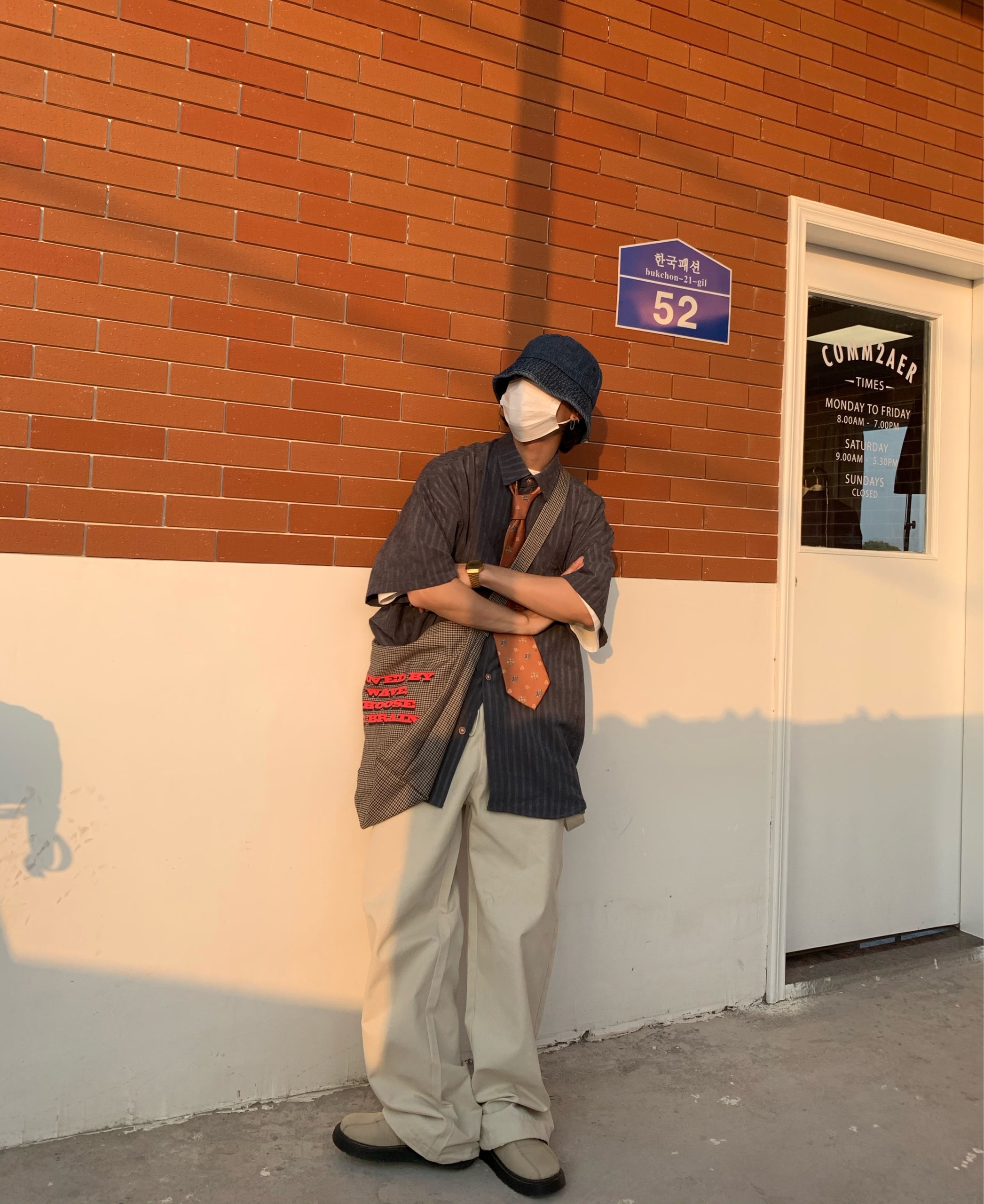 Japanese Retro Vertical Striped Short Sleeve Shirt for Summer - Versatile Hong Kong Style Couple's Half Sleeve Lazy Shirt Japanese Retro Vertical Striped Short Sleeve Shirt for Summer - Versatile Hong Kong Style Couple's Half Sleeve Lazy Shirt