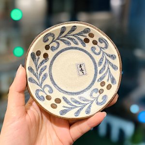 Japanese-Style 4.5-Inch Ceramic Sushi Plate - Retro Distressed Coarse Pottery for Dipping Sauce, Seasoning, and Hot Pot