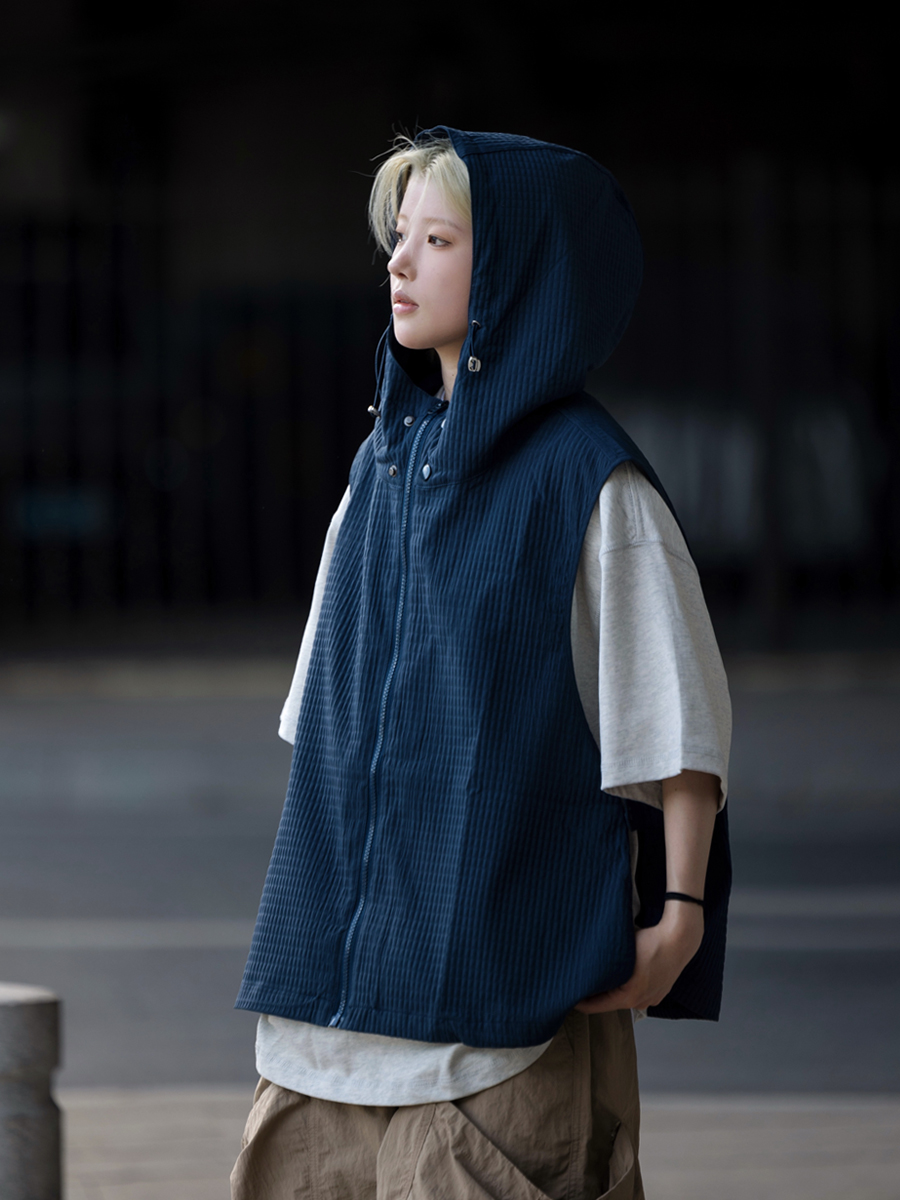 Japanese-Style Loose-Fitting Hooded Vest for Men - Casual Sleeveless Coat, Thin and Versatile for Y2K Fashion Japanese-Style Loose-Fitting Hooded Vest for Men - Casual Sleeveless Coat, Thin and Versatile for Y2K Fashion