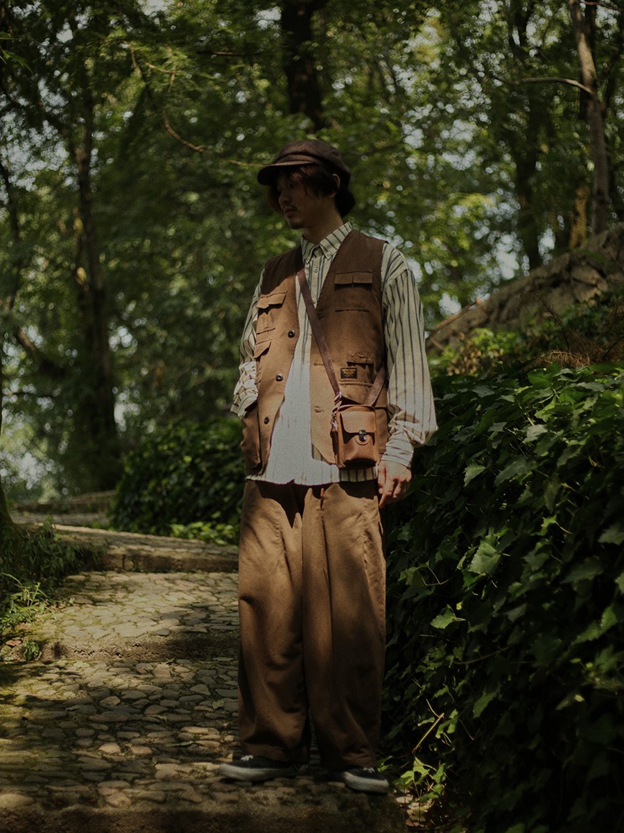 Japanese-Style Multi-Pocket Work Vest for Men - Retro Loose Sleeveless Functional Jacket, Urban Layered Fashion Japanese-Style Multi-Pocket Work Vest for Men - Retro Loose Sleeveless Functional Jacket, Urban Layered Fashion