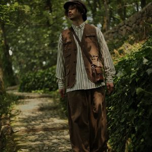 Japanese-Style Multi-Pocket Work Vest for Men - Retro Loose Sleeveless Functional Jacket, Urban Layered Fashion