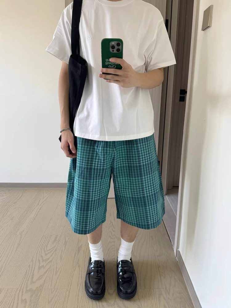 Japanese-Style Retro Blue Check Loose Shorts for Men and Women - Summer High Street Casual Five-Point Shorts, Couples' Versatile Fashion Japanese-Style Retro Blue Check Loose Shorts for Men and Women - Summer High Street Casual Five-Point Shorts, Couples' Versatile Fashion