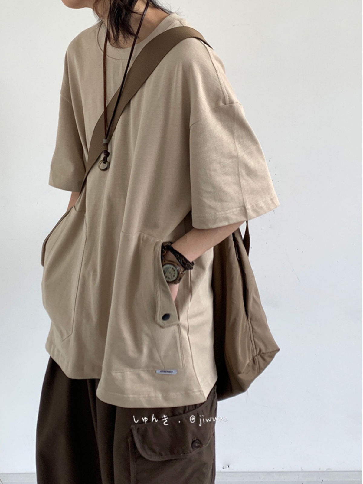 Japanese-Style Retro Pocket Short Sleeve T-Shirt for Men and Women - Loose Casual Versatile Summer Tee Japanese-Style Retro Pocket Short Sleeve T-Shirt for Men and Women - Loose Casual Versatile Summer Tee