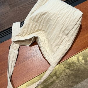 Japanese-Style Single-Shoulder Canvas Tote Bag for Women, Large-Capacity Wrinkled Design, Perfect for Class and Commuting