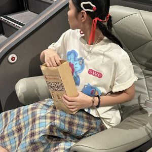 Korean Floral Graffiti Design Loose Fit Heavyweight Cotton Short Sleeve T-Shirt for Women - Casual Versatile Style