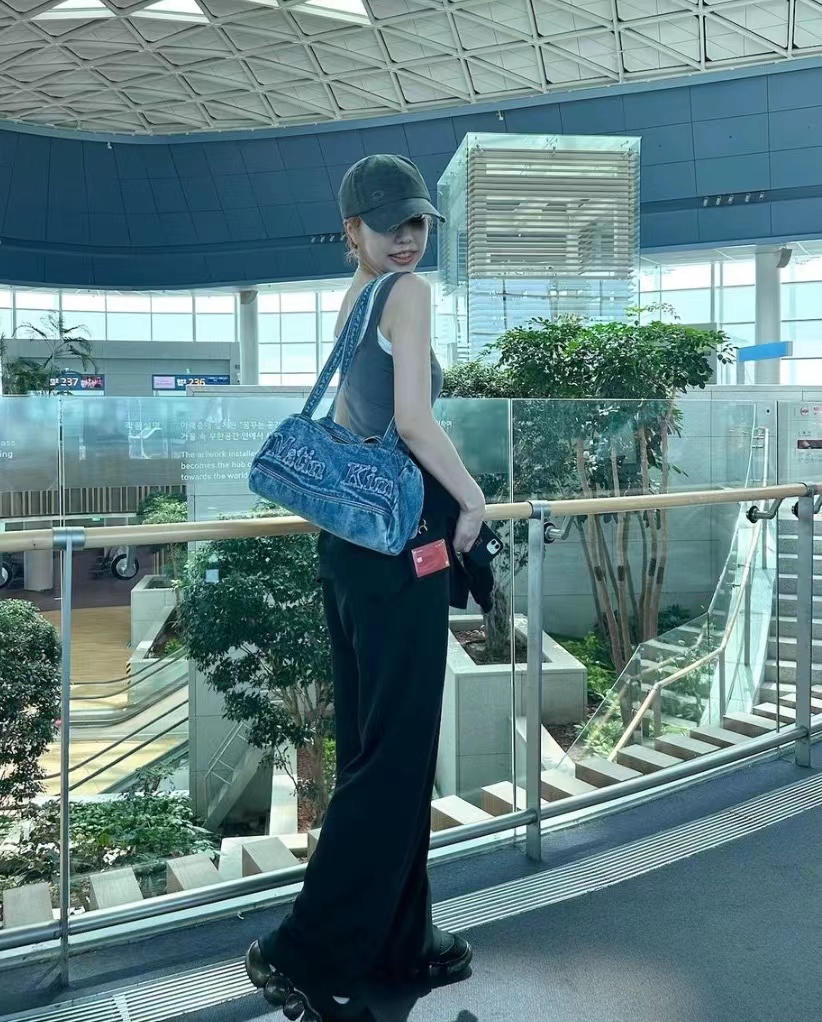 Korean Retro Letter Embroidery Washed Denim Boston Bag - Large Capacity Travel Fitness Shoulder Underarm Bag Korean Retro Letter Embroidery Washed Denim Boston Bag - Large Capacity Travel Fitness Shoulder Underarm Bag