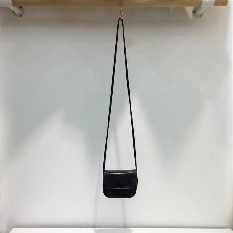 Korean Retro Mini Shoulder Crossbody Bag - Cute Small Square Design for Summer 2024, Fashionable Red Style