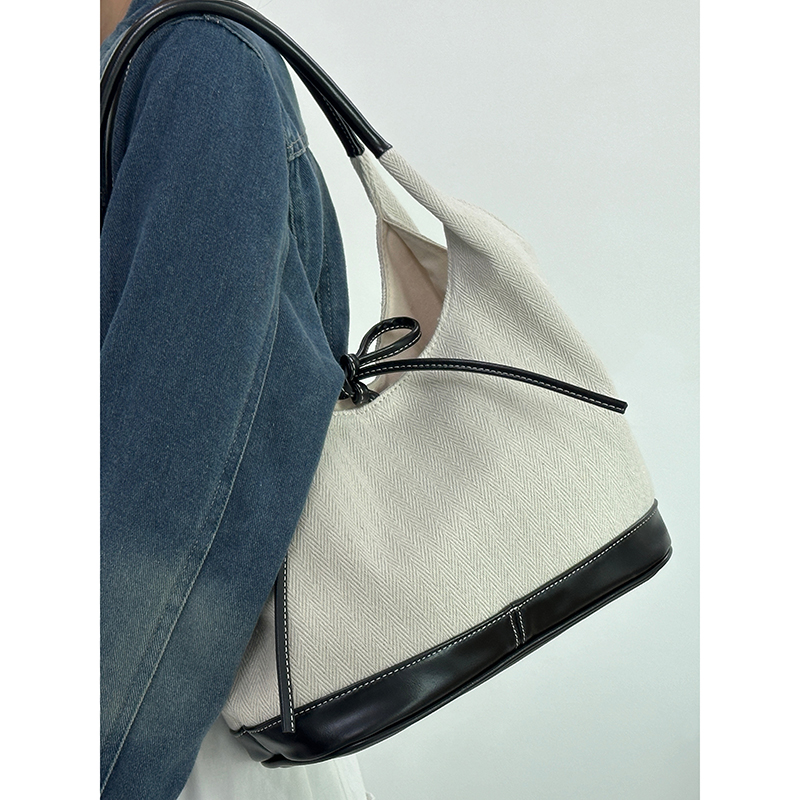 Korean Retro Patchwork Canvas Tote Bag - Versatile Large Capacity Shoulder Handbag for Commuters Korean Retro Patchwork Canvas Tote Bag - Versatile Large Capacity Shoulder Handbag for Commuters