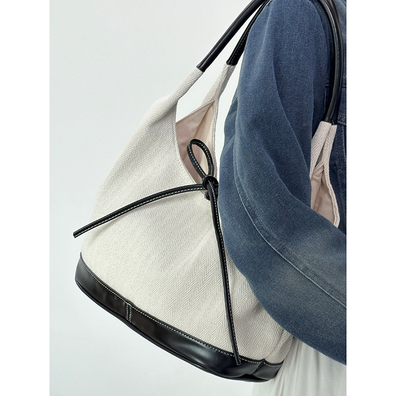 Korean Retro Patchwork Canvas Tote Bag - Versatile Large Capacity Shoulder Handbag for Commuters Korean Retro Patchwork Canvas Tote Bag - Versatile Large Capacity Shoulder Handbag for Commuters