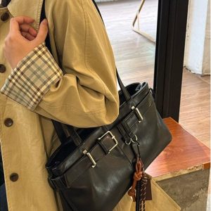 Korean Retro Underarm Baguette Bag for Women - Versatile Commuting Shoulder Bag with High-End Keychain, Stylish Motorcycle Accessory