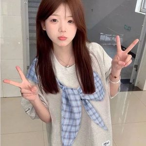 Korean Style Bow Tie Patterned Short Sleeve T-Shirt for Women - Summer 2025 College Fashion Trend