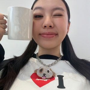 Korean Style Casual Loose Fit Color-Blocking Top with Youthful Dog Cartoon Print - Pure Cotton Comfort