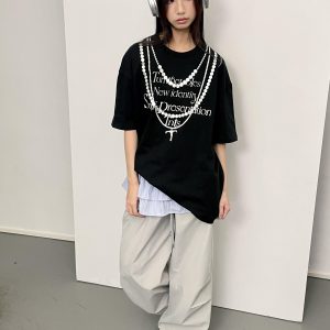 Korean Style Casual Unisex T-Shirt with Slogan Print and Pearl Necklace Design, Loose Fit Pure Cotton for Comfortable Everyday Wear