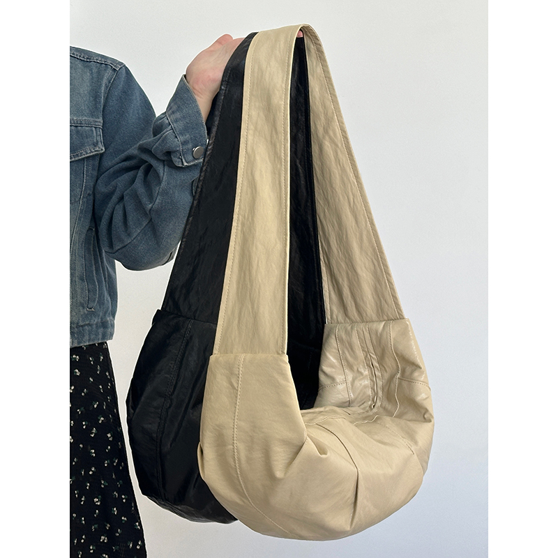 Korean Style Casual Wind Horn Bag - Large Capacity Wrinkled Shoulder Crossbody Commuter Versatile Dumpling Bag