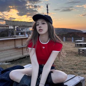 Korean Style Color-Blocking Love Slogan Short Slim-Fit Cotton Top for Girls - High Elasticity Casual Fashion