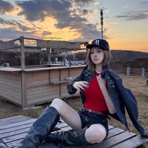 Korean Style Color-Blocking Love Slogan Short Slim-Fit Cotton Top for Girls - High Elasticity Casual Fashion