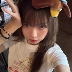 Korean Style Cupid Cartoon Print Off-Shoulder Cropped Slim-Fit Lightweight Cotton Short-Sleeve T-Shirt for Trendy Looks