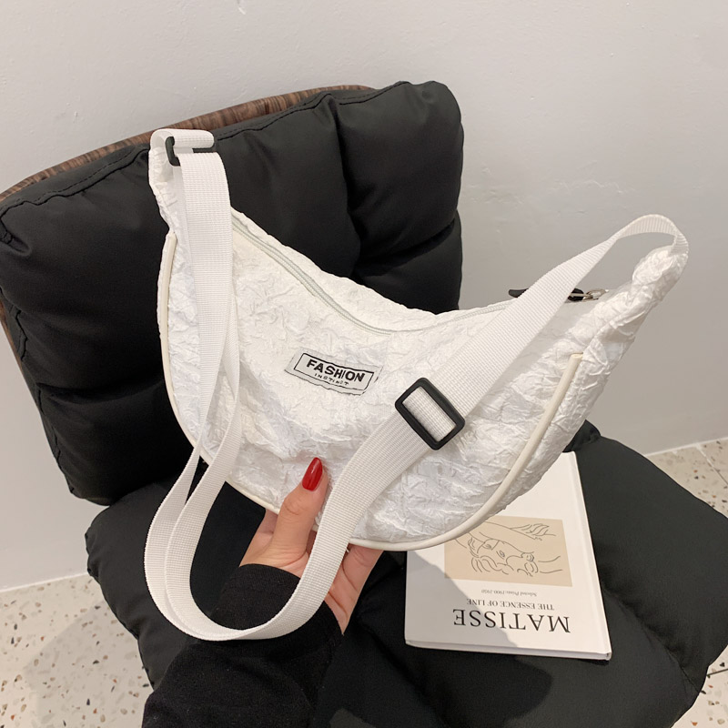 Korean Style Dumpling-Shaped Women's Crossbody Canvas Bag, Retro Niche Design, Versatile Nylon Shoulder Bag