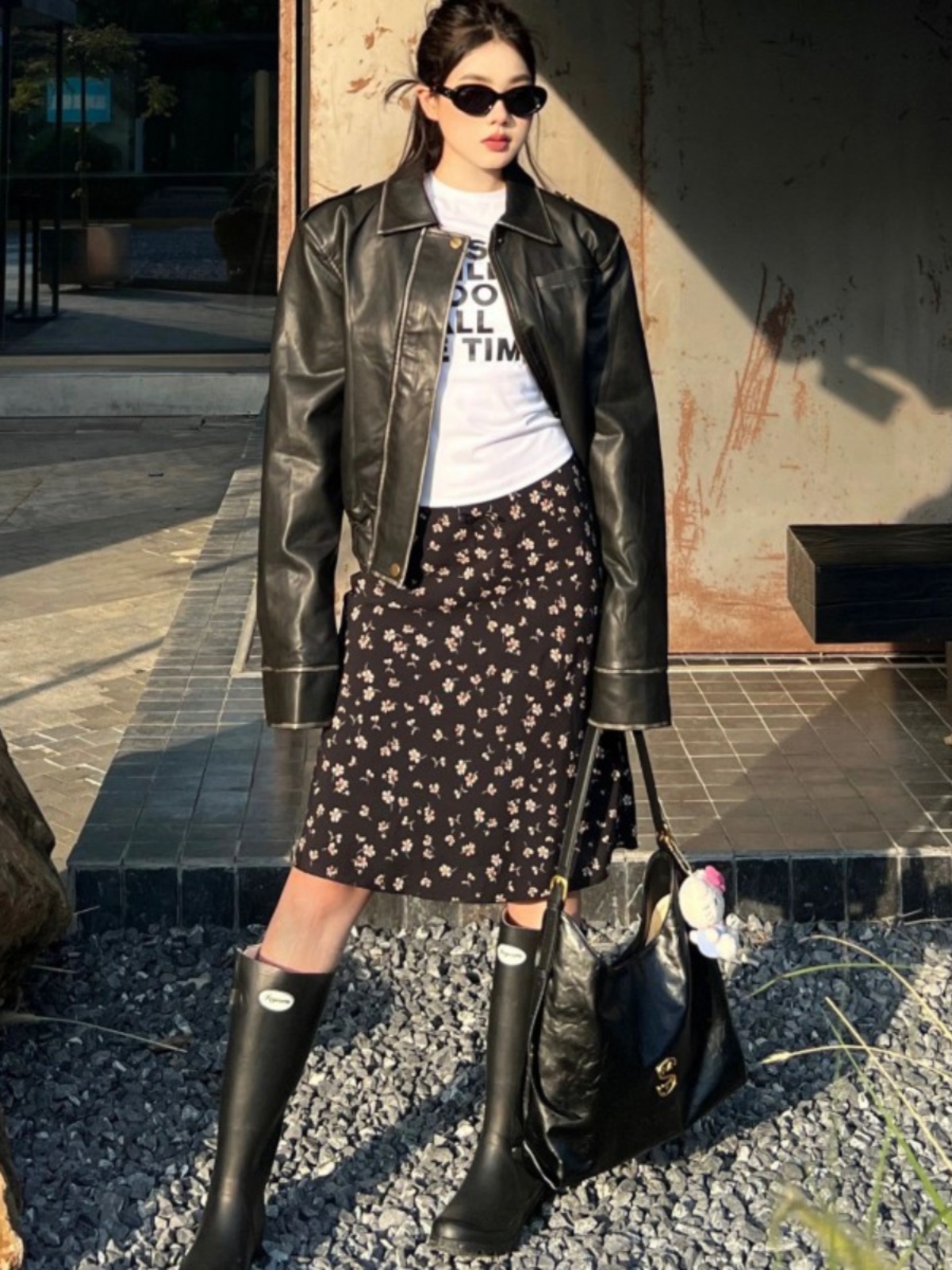 Korean Style Floral Bodycon Half Skirt for Women - Elegant Elastic Waist A-Line Short Skirt for Spring and Summer Fashion Korean Style Floral Bodycon Half Skirt for Women - Elegant Elastic Waist A-Line Short Skirt for Spring and Summer Fashion