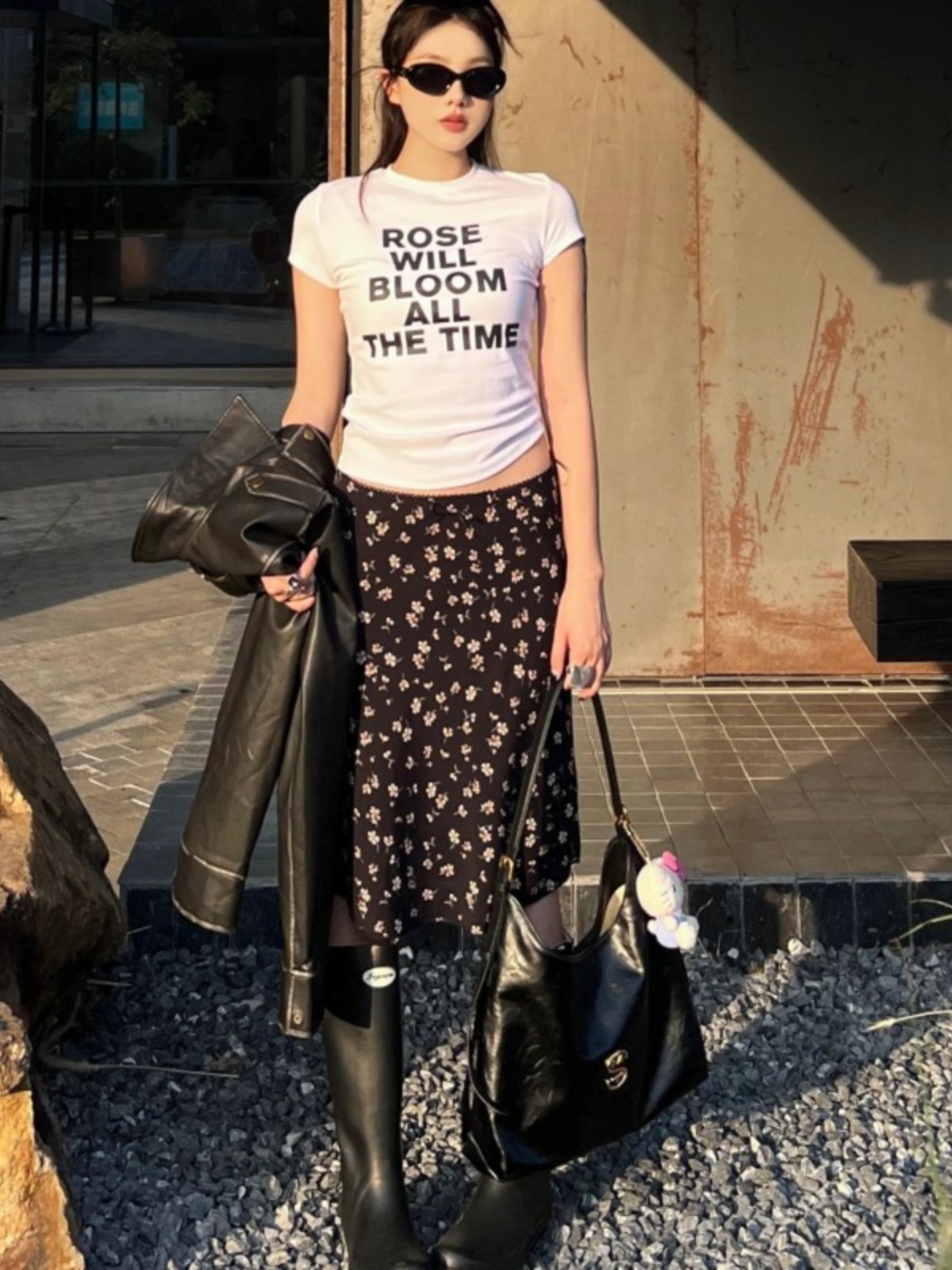 Korean Style Floral Bodycon Half Skirt for Women - Elegant Elastic Waist A-Line Short Skirt for Spring and Summer Fashion Korean Style Floral Bodycon Half Skirt for Women - Elegant Elastic Waist A-Line Short Skirt for Spring and Summer Fashion