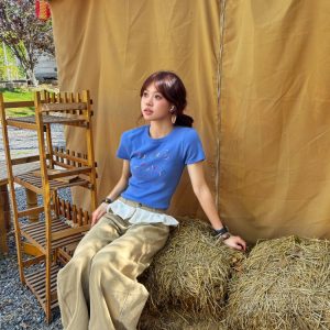 Korean Style Knitted Short Sleeve Slim Fit T-Shirt with Letter Embroidery - Blue Cropped College Style for Summer