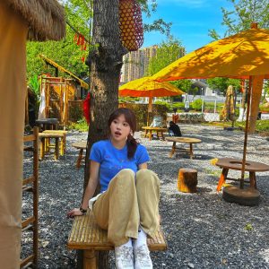 Korean Style Knitted Short Sleeve Slim Fit T-Shirt with Letter Embroidery - Blue Cropped College Style for Summer