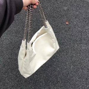 Korean Style Large Capacity Chain Tote Bag for Women - Trendy Underarm Shoulder Bag for Commuting and Daily Use 2023