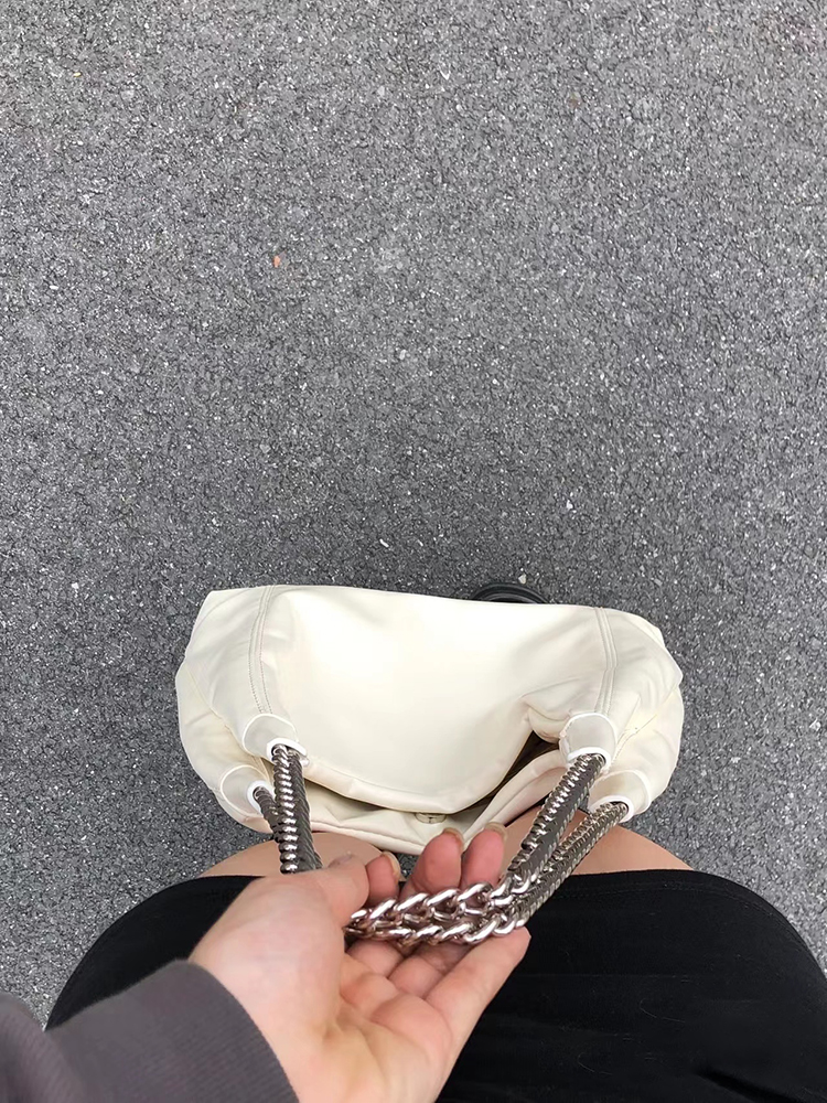 Korean Style Large Capacity Chain Tote Bag for Women - Trendy Underarm Shoulder Bag for Commuting and Daily Use 2023 Korean Style Large Capacity Chain Tote Bag for Women - Trendy Underarm Shoulder Bag for Commuting and Daily Use 2023