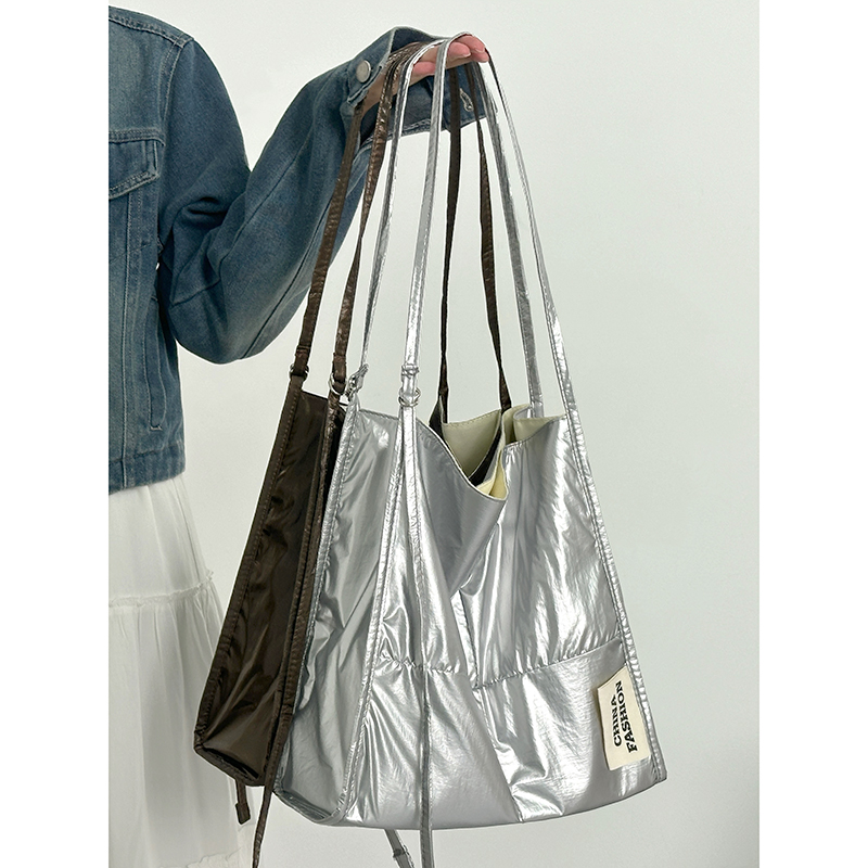 Korean Style Large Capacity Tote Bag - Versatile Shoulder Crossbody Bag for Commuting and Daily Use