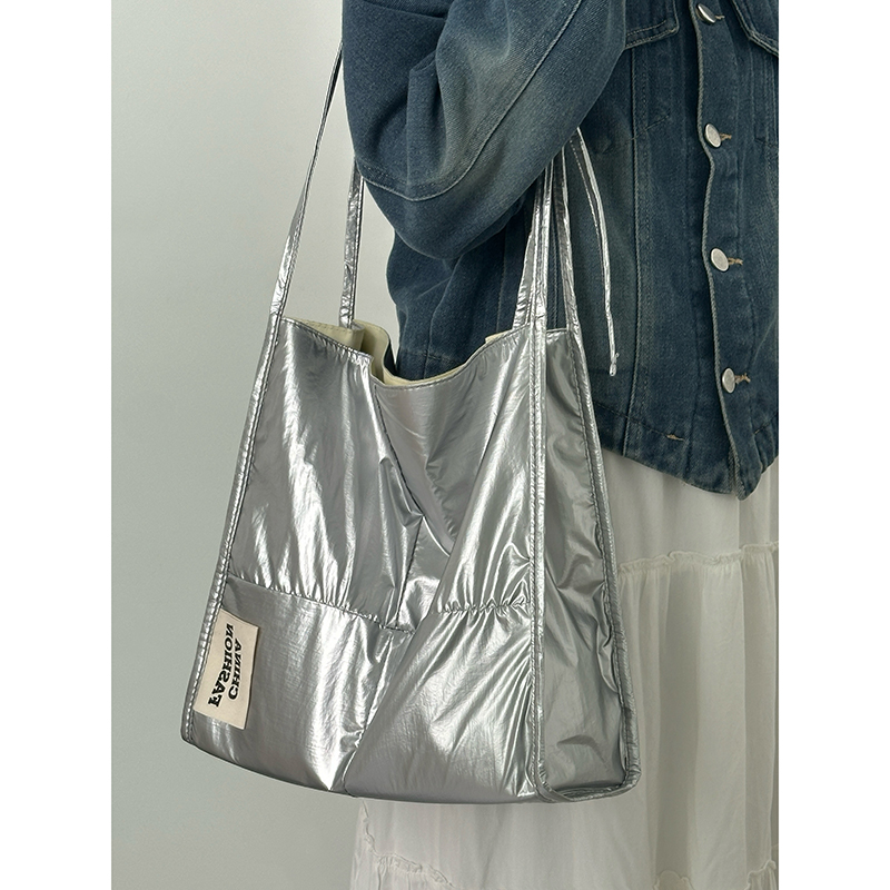 Korean Style Large Capacity Tote Bag - Versatile Shoulder Crossbody Bag for Commuting and Daily Use