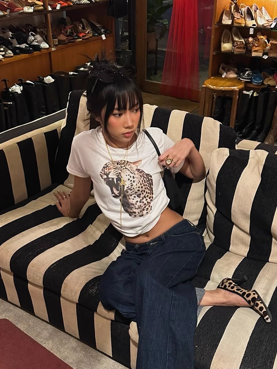 Korean Style Leopard Print Fitted Cotton Short Sleeve T-Shirt for Women - High Elastic Slim Fit, 25SS Trendy Fashion Essential Korean Style Leopard Print Fitted Cotton Short Sleeve T-Shirt for Women - High Elastic Slim Fit, 25SS Trendy Fashion Essential