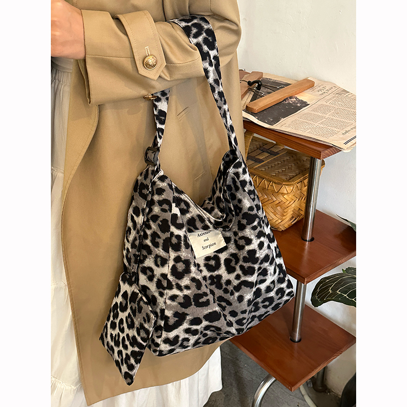 Korean-Style Leopard Print Wool Tote Bag for Women | Large Capacity Mother-Daughter Shoulder Crossbody Bag