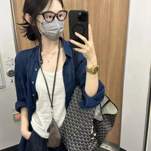 Korean-Style Lightweight Waterproof Shoulder Bag, Large Capacity Underarm Tote for Commuting, Business Trips, and Travel