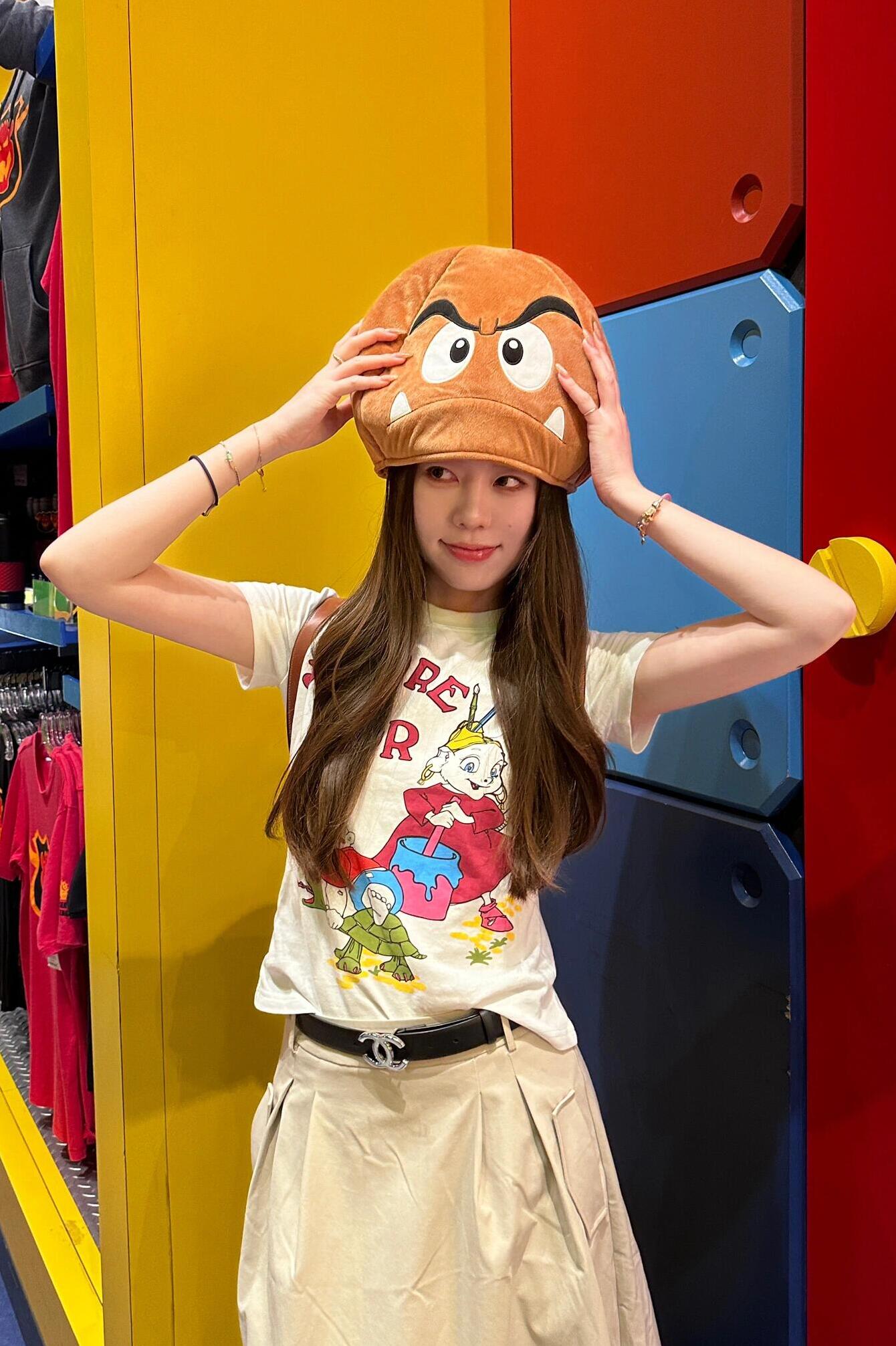 Korean Style Magical Witch Cartoon Print Short Sleeve Slim Fit High-Stretch Cotton T-Shirt for Women Korean Style Magical Witch Cartoon Print Short Sleeve Slim Fit High-Stretch Cotton T-Shirt for Women