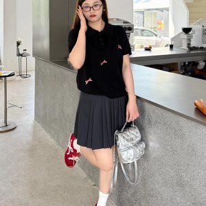 Korean-Style Plus Size Short Sleeve Polo Shirt for Women - Flattering Knitted Summer Blouse for Curvy Figures