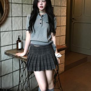 Korean-Style Retro Knitted Short Sleeve Polo Collar T-Shirt - Slim Fit College Style Summer Top for Women