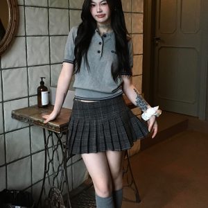 Korean-Style Retro Knitted Short Sleeve Polo Collar T-Shirt - Slim Fit College Style Summer Top for Women
