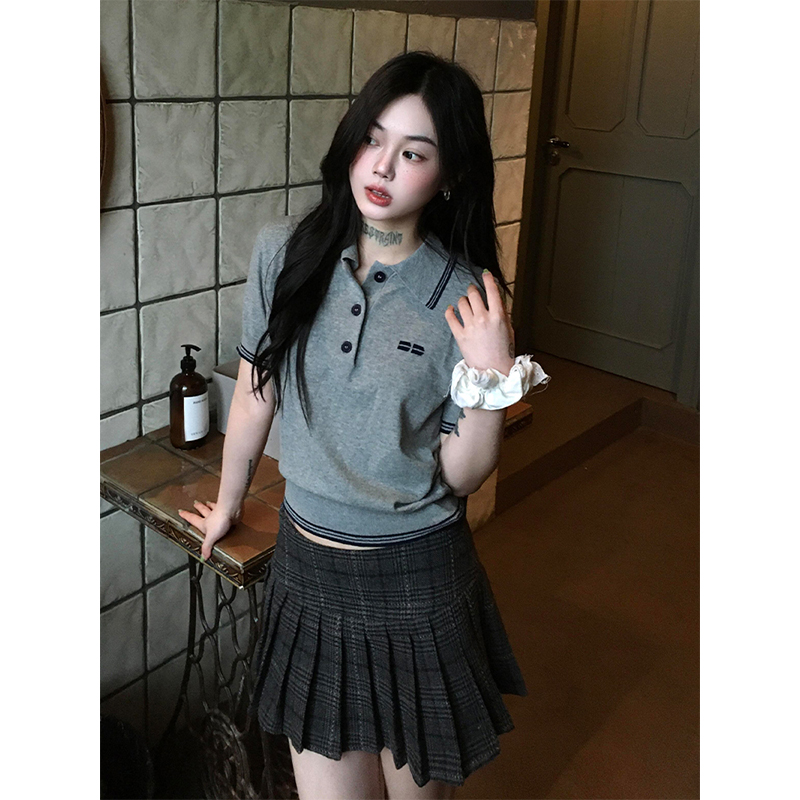 Korean-Style Retro Knitted Short Sleeve Polo Collar T-Shirt - Slim Fit College Style Summer Top for Women