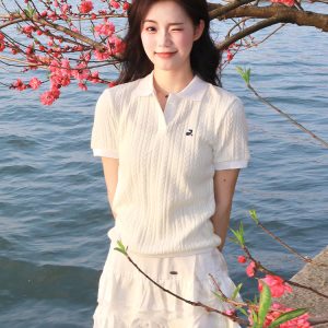 Korean-Style Retro Twisted Knit Short Sleeve Women's Summer Polo Shirt - Slim Fit White Top for Casual Chic Look
