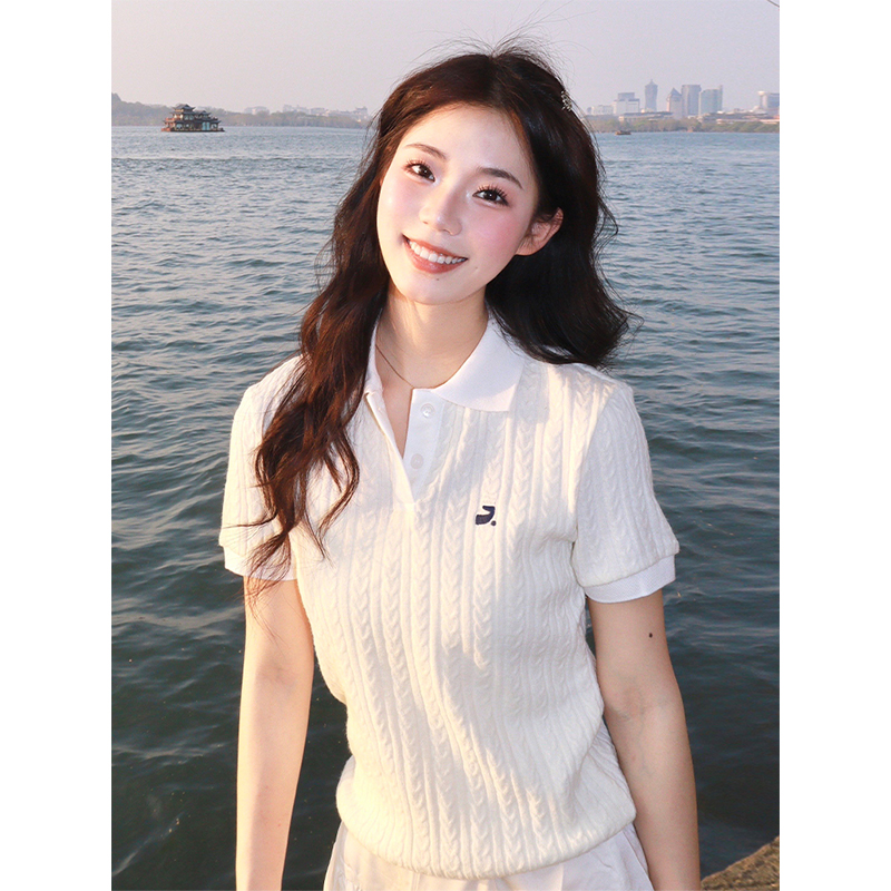 Korean-Style Retro Twisted Knit Short Sleeve Women's Summer Polo Shirt - Slim Fit White Top for Casual Chic Look