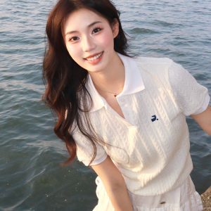 Korean-Style Retro Twisted Knit Short Sleeve Women's Summer Polo Shirt - Slim Fit White Top for Casual Chic Look