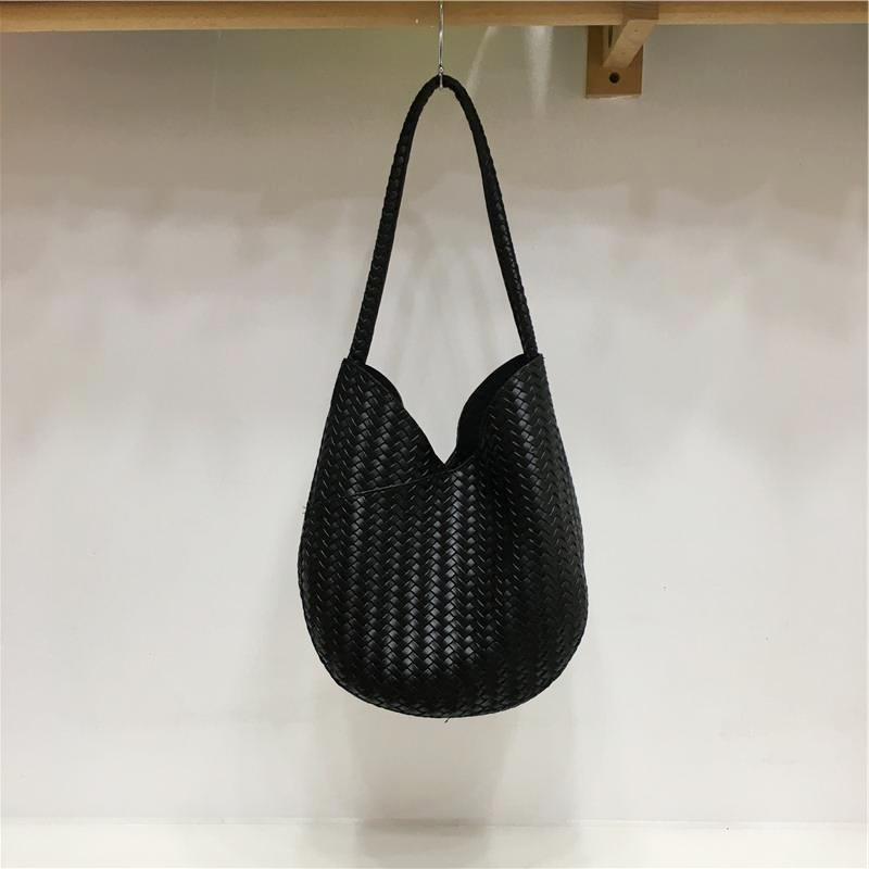 Korean Style Retro Woven Texture Handbag - Soft Leather Fashionable High-Quality Shoulder Tote Bag