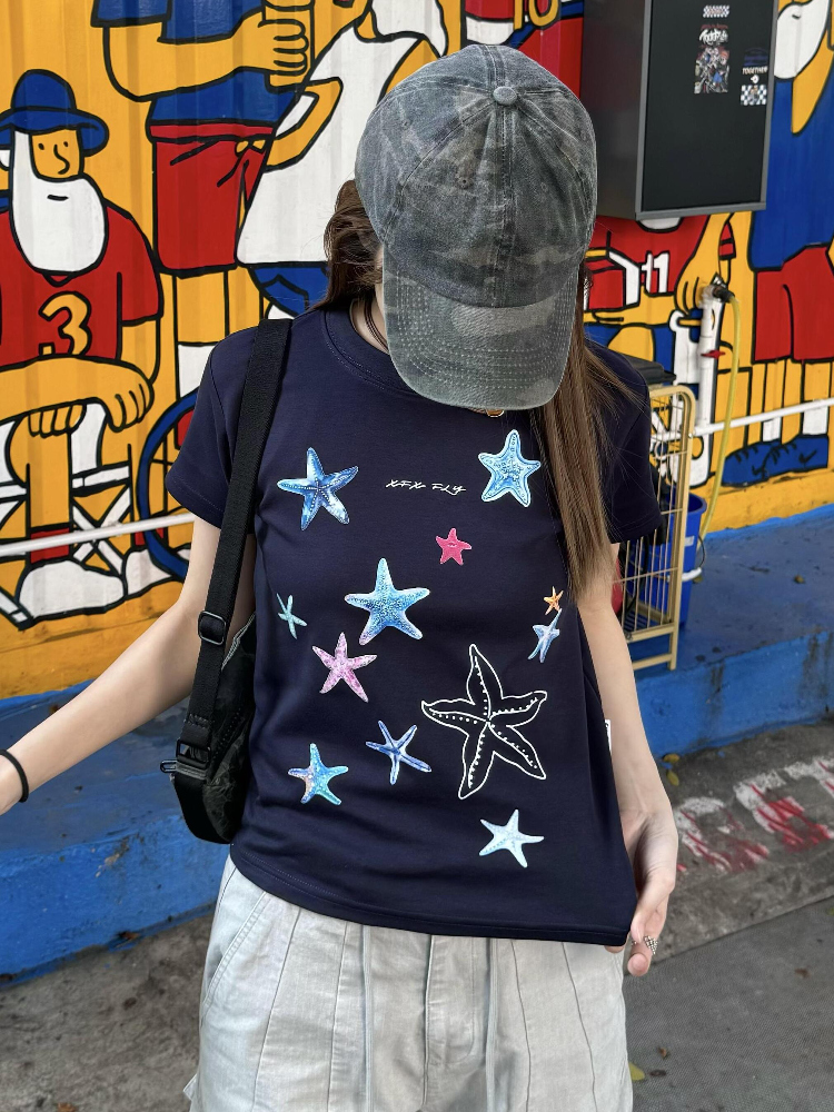 Korean Style Starfish Print Slim Fit Short Sleeve High-Stretch Cotton T-Shirt for Women - Age-Reducing Design Korean Style Starfish Print Slim Fit Short Sleeve High-Stretch Cotton T-Shirt for Women - Age-Reducing Design