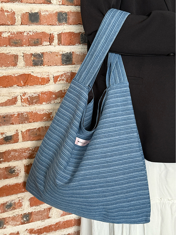 Korean-Style Striped Denim Tote Bag for Women - Large Capacity Shoulder Bag for Students and Commuters 2025 Korean-Style Striped Denim Tote Bag for Women - Large Capacity Shoulder Bag for Students and Commuters 2025